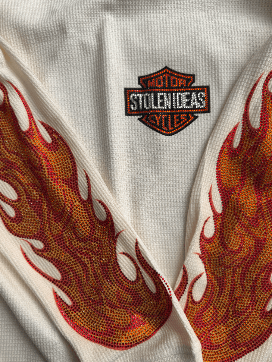 Kombinace DTG tisku a kamínků Rhinestones